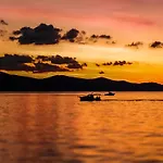 High Tide Апартаменты *